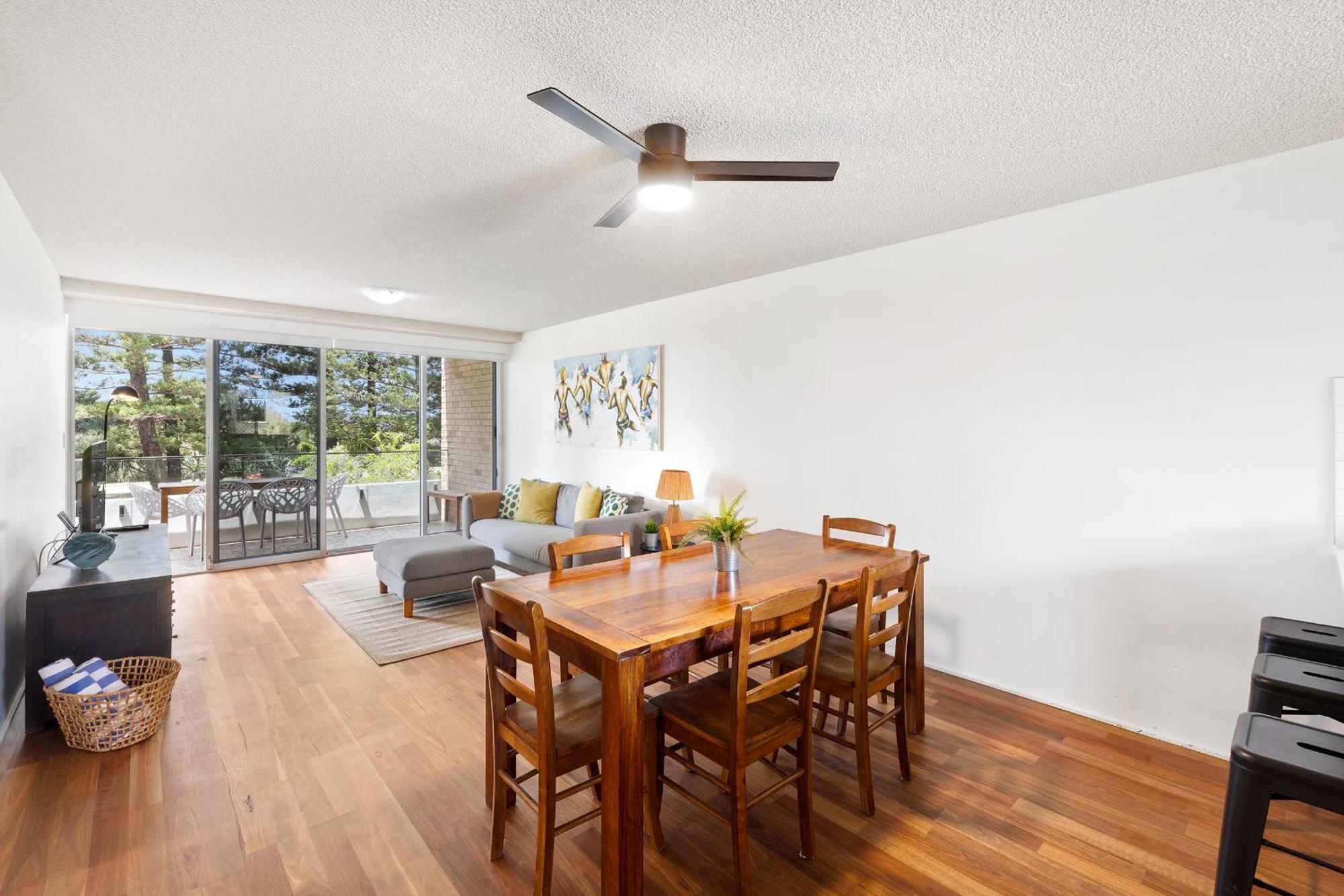 Apartment Beachfront Retreat At Burleigh, Breezy And Cosy *