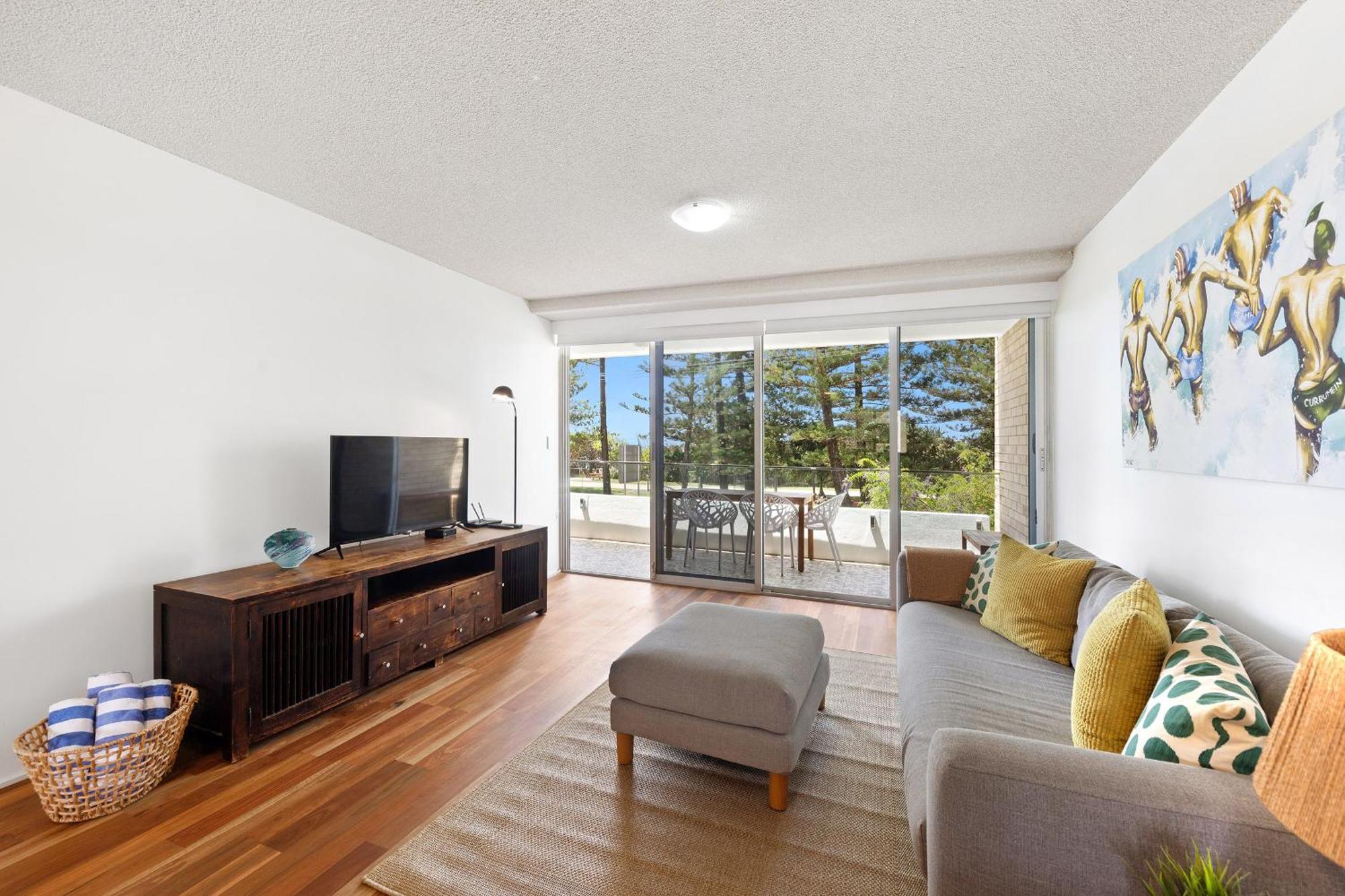 Beachfront Retreat At Burleigh, Breezy And Cosy Apartment *